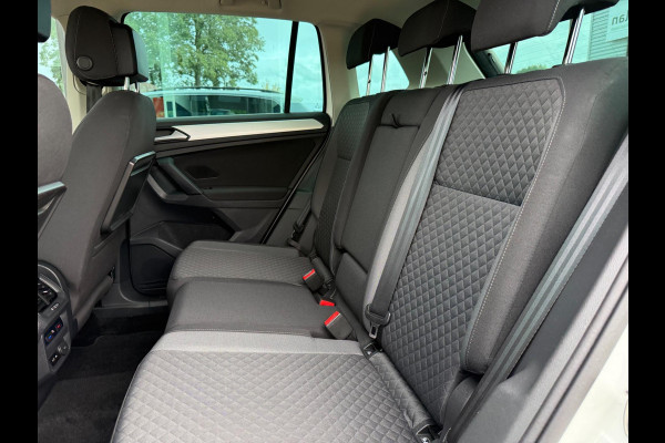 Volkswagen Tiguan 1.5 TSI Comfortline - Navi - Climate - Cruise - Parkeerhulp - Org.NL