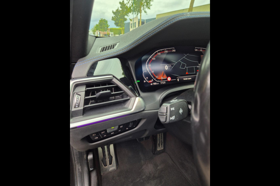 BMW 3-serie G20 330i M Edition Plus volle optielijst! Android CarPlay Pano M Stoel HUD Camera NAP NL 1e EIG Laser Spoiler M Remmen