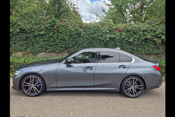 BMW 3-serie G20 330i M Edition Plus volle optielijst! Android CarPlay Pano M Stoel HUD Camera NAP NL 1e EIG Laser Spoiler M Remmen
