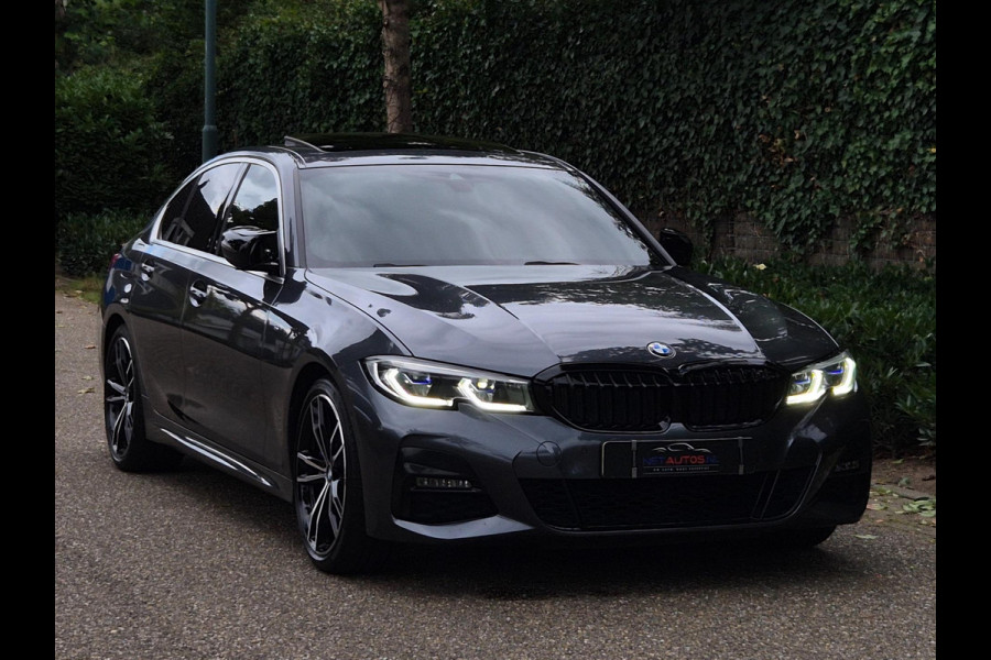 BMW 3-serie G20 330i M Edition Plus volle optielijst! Android CarPlay Pano M Stoel HUD Camera NAP NL 1e EIG Laser Spoiler M Remmen