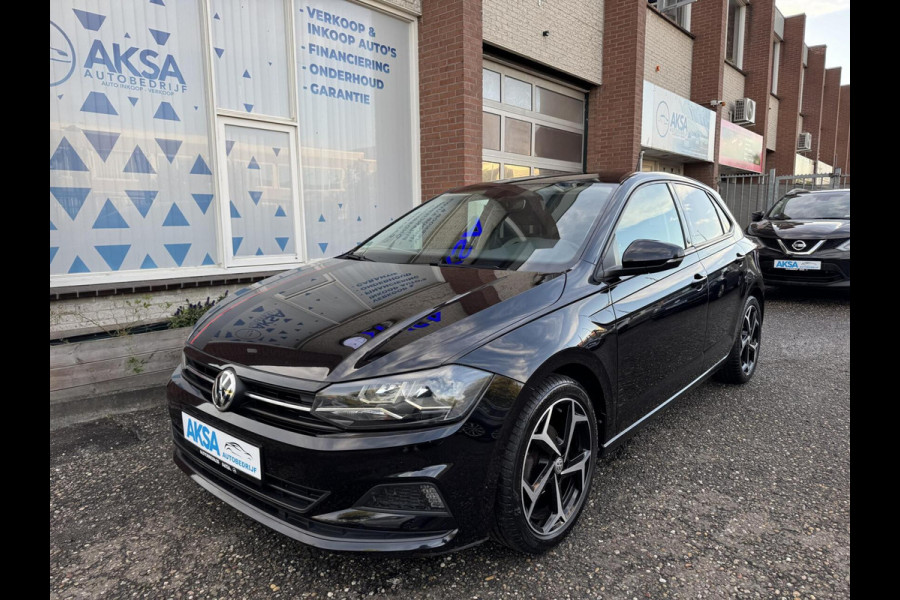 Volkswagen Polo 1.0 TSI 95pk Beats CarPlay Navigatie Stoelvw Leder 17 inch