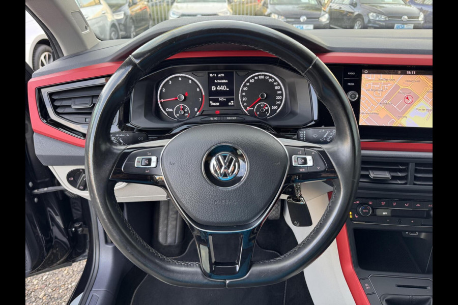 Volkswagen Polo 1.0 TSI 95pk Beats CarPlay Navigatie Stoelvw Leder 17 inch