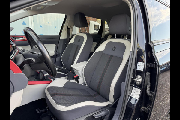 Volkswagen Polo 1.0 TSI 95pk Beats CarPlay Navigatie Stoelvw Leder 17 inch