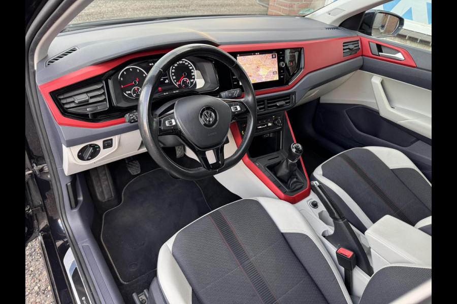 Volkswagen Polo 1.0 TSI 95pk Beats CarPlay Navigatie Stoelvw Leder 17 inch