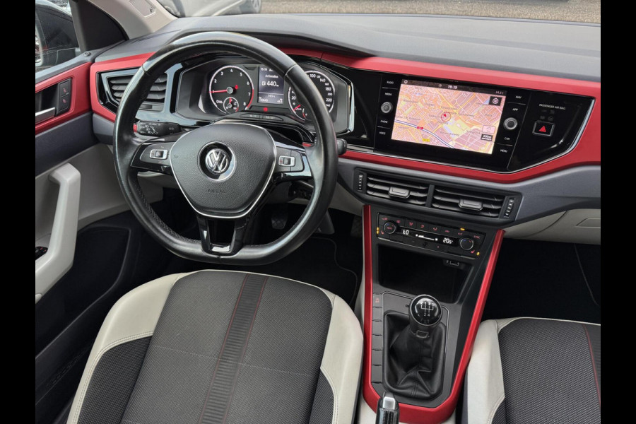 Volkswagen Polo 1.0 TSI 95pk Beats CarPlay Navigatie Stoelvw Leder 17 inch