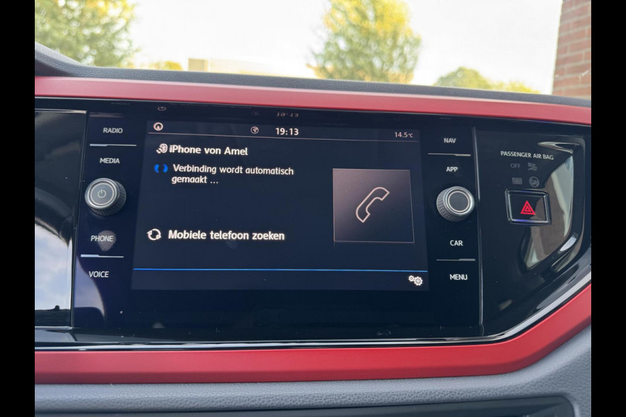 Volkswagen Polo 1.0 TSI 95pk Beats CarPlay Navigatie Stoelvw Leder 17 inch