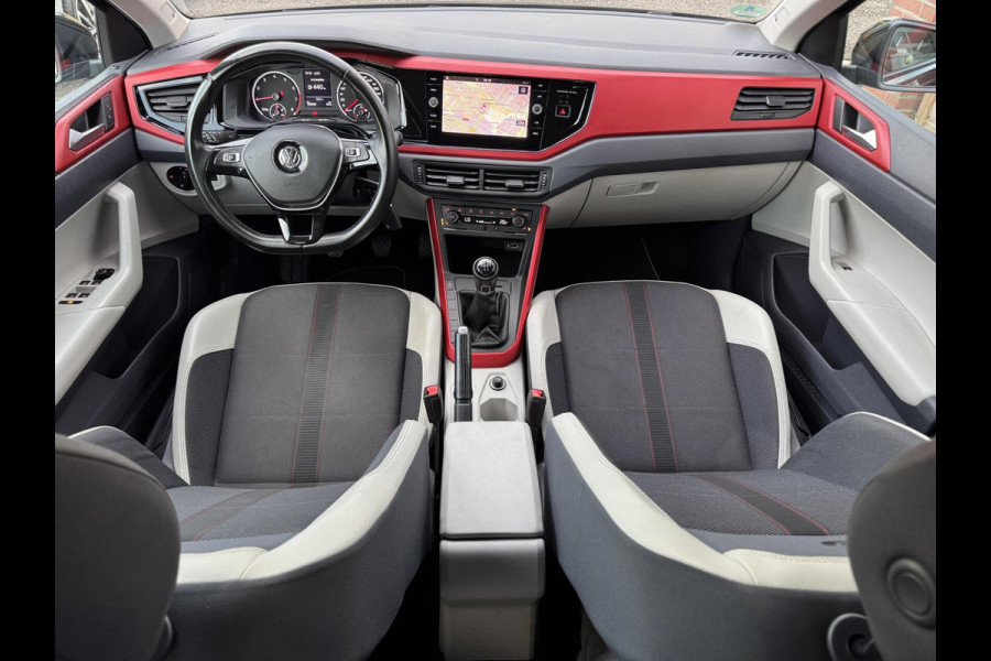 Volkswagen Polo 1.0 TSI 95pk Beats CarPlay Navigatie Stoelvw Leder 17 inch