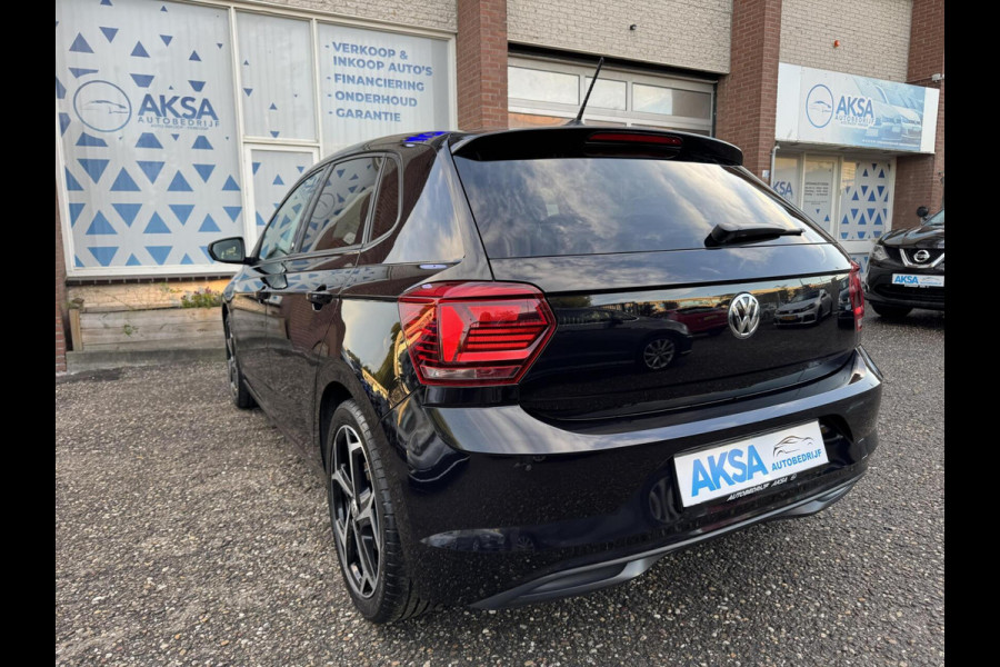 Volkswagen Polo 1.0 TSI 95pk Beats CarPlay Navigatie Stoelvw Leder 17 inch
