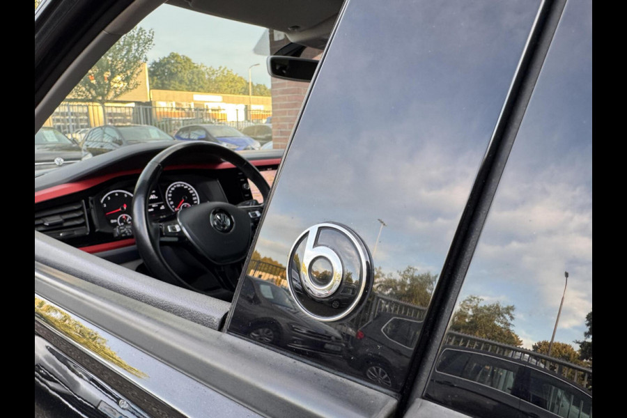 Volkswagen Polo 1.0 TSI 95pk Beats CarPlay Navigatie Stoelvw Leder 17 inch