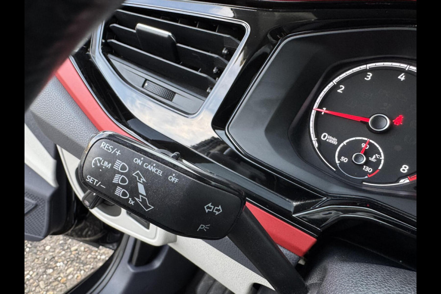 Volkswagen Polo 1.0 TSI 95pk Beats CarPlay Navigatie Stoelvw Leder 17 inch