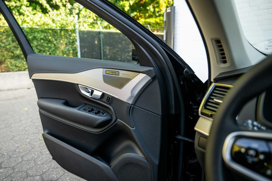 Volvo XC90 2.0 T8 Recharge AWD Ultra Bright 455pk Luchtvering
