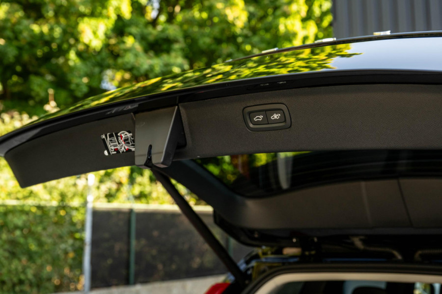 Volvo XC90 2.0 T8 Recharge AWD Ultra Bright 455pk Luchtvering