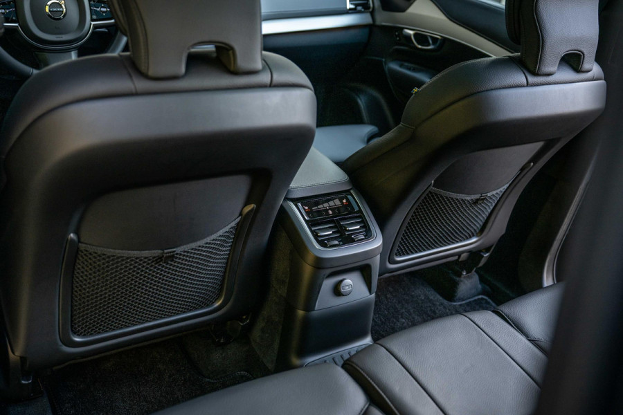 Volvo XC90 2.0 T8 Recharge AWD Ultra Bright 455pk Luchtvering