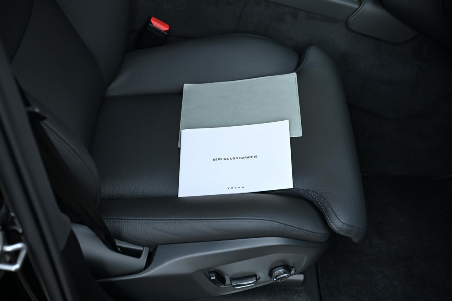Volvo XC90 2.0 T8 Recharge AWD Ultra Bright 455pk Luchtvering