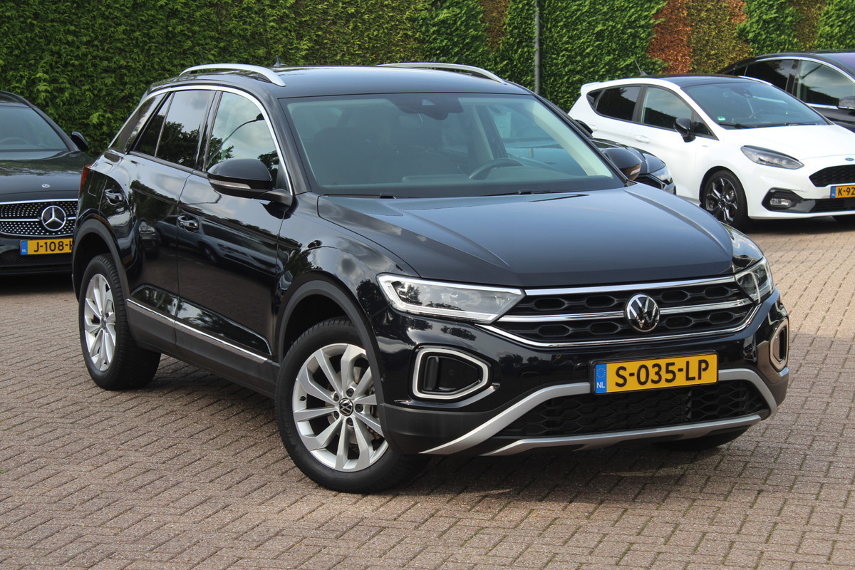Volkswagen T-Roc 1.5 TSI Life Business / Camera / Apple CarPlay / Virtual Cockpit / 17'' / Dodehoek / DAB / Stoelverwarming / ACC Volkswagen T-Roc 1.5 TSI Life Business / Camera / Apple CarPlay / Virtual Cockpit / 17'' / Dodehoek / DAB / Stoelverwarming / ACC