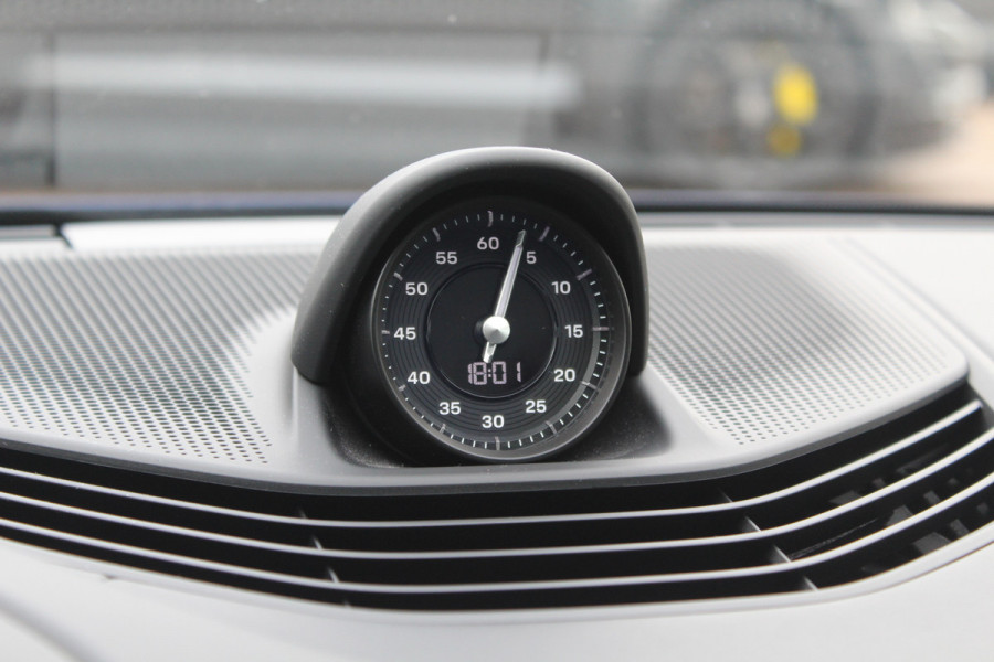 Porsche Taycan 4S Performance 84 kWh / SoH 91.3% / Panoramadak / 360Camera / Head-up / Achterasbesturing / Matrix LED / 21'' / Luchtvering / Bose / Stoelmassage / Sportchrono / Leder / Stuurverwarming / DAB / ACC Porsche Taycan 4S Performance 84 kWh / SoH 91.3% / Panoramadak / 360Camera / Head-up / Achterasbesturing / Matrix LED / 21'' / Luchtvering / Bose / Stoelmassage / Sportchrono / Leder / Stuurverwarming / DAB / ACC