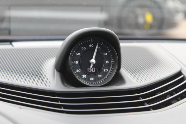 Porsche Taycan 4S Performance 84 kWh / SoH 91.3% / Panoramadak / 360Camera / Head-up / Achterasbesturing / Matrix LED / 21'' / Luchtvering / Bose / Stoelmassage / Sportchrono / Leder / Stuurverwarming / DAB / ACC Porsche Taycan 4S Performance 84 kWh / SoH 91.3% / Panoramadak / 360Camera / Head-up / Achterasbesturing / Matrix LED / 21'' / Luchtvering / Bose / Stoelmassage / Sportchrono / Leder / Stuurverwarming / DAB / ACC