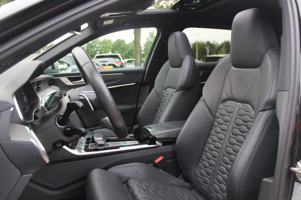 Audi RS6 Avant TFSI quattro / Trekhaak / Panoramadak / Keramisch / 360Camera / Head-up / Softclose / Standverwarming / B&O / Volleder / 22'' /  Apple CarPlay / Achterasbesturing / Luchtvering / Dodehoek / DAB / ACC / St
