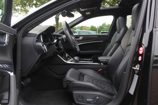 Audi RS6 Avant TFSI quattro / Trekhaak / Panoramadak / Keramisch / 360Camera / Head-up / Softclose / Standverwarming / B&O / Volleder / 22'' /  Apple CarPlay / Achterasbesturing / Luchtvering / Dodehoek / DAB / ACC / St