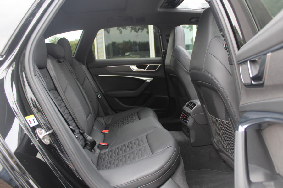 Audi RS6 Avant TFSI quattro / Trekhaak / Panoramadak / Keramisch / 360Camera / Head-up / Softclose / Standverwarming / B&O / Volleder / 22'' /  Apple CarPlay / Achterasbesturing / Luchtvering / Dodehoek / DAB / ACC / St