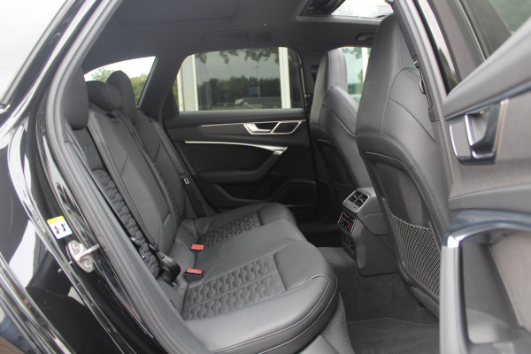 Audi RS6 Avant TFSI quattro / Trekhaak / Panoramadak / Keramisch / 360Camera / Head-up / Softclose / Standverwarming / B&O / Volleder / 22'' /  Apple CarPlay / Achterasbesturing / Luchtvering / Dodehoek / DAB / ACC / St