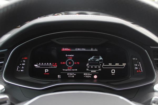 Audi RS6 Avant TFSI quattro / Trekhaak / Panoramadak / Keramisch / 360Camera / Head-up / Softclose / Standverwarming / B&O / Volleder / 22'' /  Apple CarPlay / Achterasbesturing / Luchtvering / Dodehoek / DAB / ACC / St