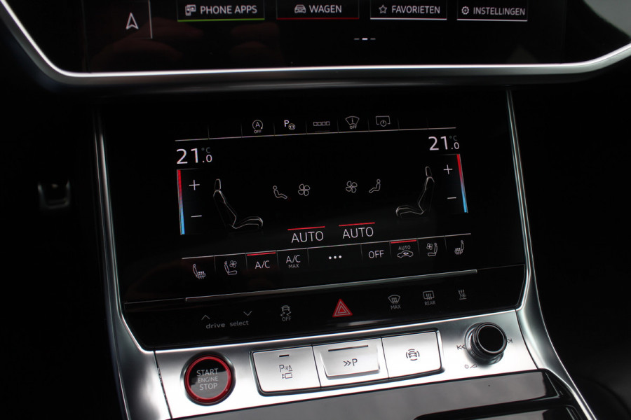 Audi RS6 Avant TFSI quattro / Trekhaak / Panoramadak / Keramisch / 360Camera / Head-up / Softclose / Standverwarming / B&O / Volleder / 22'' /  Apple CarPlay / Achterasbesturing / Luchtvering / Dodehoek / DAB / ACC / St