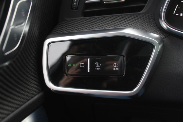 Audi RS6 Avant TFSI quattro / Trekhaak / Panoramadak / Keramisch / 360Camera / Head-up / Softclose / Standverwarming / B&O / Volleder / 22'' /  Apple CarPlay / Achterasbesturing / Luchtvering / Dodehoek / DAB / ACC / St