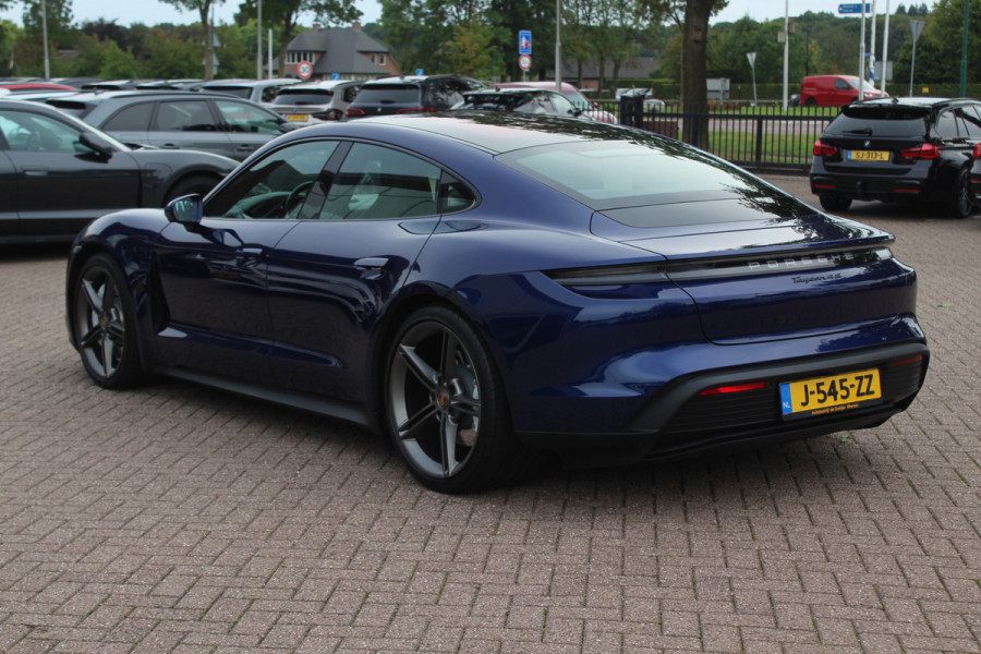 Porsche Taycan 4S Performance 84 kWh / SoH 91.3% / Panoramadak / 360Camera / Head-up / Achterasbesturing / Matrix LED / 21'' / Luchtvering / Bose / Stoelmassage / Sportchrono / Leder / Stuurverwarming / DAB / ACC Porsche Taycan 4S Performance 84 kWh / SoH 91.3% / Panoramadak / 360Camera / Head-up / Achterasbesturing / Matrix LED / 21'' / Luchtvering / Bose / Stoelmassage / Sportchrono / Leder / Stuurverwarming / DAB / ACC