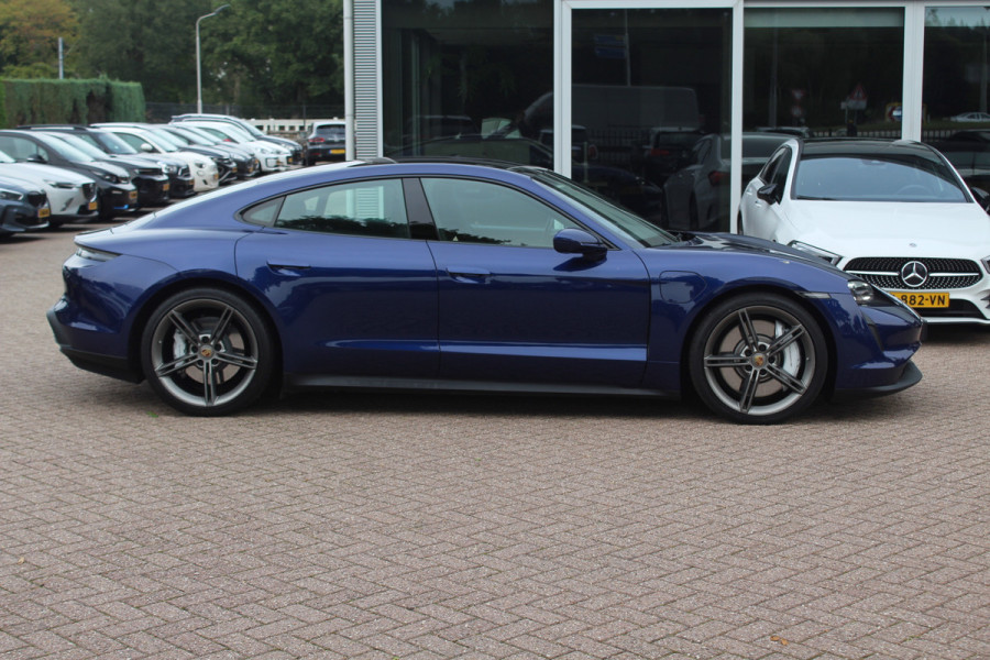 Porsche Taycan 4S Performance 84 kWh / SoH 91.3% / Panoramadak / 360Camera / Head-up / Achterasbesturing / Matrix LED / 21'' / Luchtvering / Bose / Stoelmassage / Sportchrono / Leder / Stuurverwarming / DAB / ACC Porsche Taycan 4S Performance 84 kWh / SoH 91.3% / Panoramadak / 360Camera / Head-up / Achterasbesturing / Matrix LED / 21'' / Luchtvering / Bose / Stoelmassage / Sportchrono / Leder / Stuurverwarming / DAB / ACC