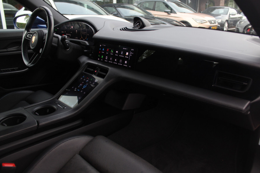 Porsche Taycan 4S Performance 84 kWh / SoH 91.3% / Panoramadak / 360Camera / Head-up / Achterasbesturing / Matrix LED / 21'' / Luchtvering / Bose / Stoelmassage / Sportchrono / Leder / Stuurverwarming / DAB / ACC Porsche Taycan 4S Performance 84 kWh / SoH 91.3% / Panoramadak / 360Camera / Head-up / Achterasbesturing / Matrix LED / 21'' / Luchtvering / Bose / Stoelmassage / Sportchrono / Leder / Stuurverwarming / DAB / ACC