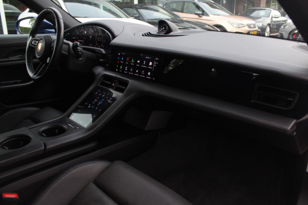 Porsche Taycan 4S Performance 84 kWh / SoH 91.3% / Panoramadak / 360Camera / Head-up / Achterasbesturing / Matrix LED / 21'' / Luchtvering / Bose / Stoelmassage / Sportchrono / Leder / Stuurverwarming / DAB / ACC Porsche Taycan 4S Performance 84 kWh / SoH 91.3% / Panoramadak / 360Camera / Head-up / Achterasbesturing / Matrix LED / 21'' / Luchtvering / Bose / Stoelmassage / Sportchrono / Leder / Stuurverwarming / DAB / ACC