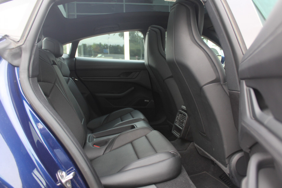 Porsche Taycan 4S Performance 84 kWh / SoH 91.3% / Panoramadak / 360Camera / Head-up / Achterasbesturing / Matrix LED / 21'' / Luchtvering / Bose / Stoelmassage / Sportchrono / Leder / Stuurverwarming / DAB / ACC Porsche Taycan 4S Performance 84 kWh / SoH 91.3% / Panoramadak / 360Camera / Head-up / Achterasbesturing / Matrix LED / 21'' / Luchtvering / Bose / Stoelmassage / Sportchrono / Leder / Stuurverwarming / DAB / ACC