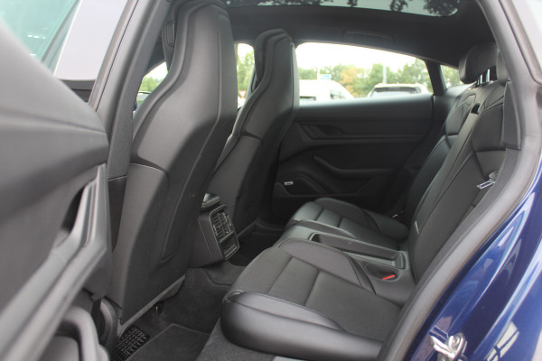 Porsche Taycan 4S Performance 84 kWh / SoH 91.3% / Panoramadak / 360Camera / Head-up / Achterasbesturing / Matrix LED / 21'' / Luchtvering / Bose / Stoelmassage / Sportchrono / Leder / Stuurverwarming / DAB / ACC Porsche Taycan 4S Performance 84 kWh / SoH 91.3% / Panoramadak / 360Camera / Head-up / Achterasbesturing / Matrix LED / 21'' / Luchtvering / Bose / Stoelmassage / Sportchrono / Leder / Stuurverwarming / DAB / ACC