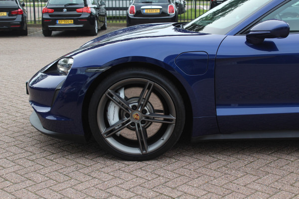 Porsche Taycan 4S Performance 84 kWh / SoH 91.3% / Panoramadak / 360Camera / Head-up / Achterasbesturing / Matrix LED / 21'' / Luchtvering / Bose / Stoelmassage / Sportchrono / Leder / Stuurverwarming / DAB / ACC Porsche Taycan 4S Performance 84 kWh / SoH 91.3% / Panoramadak / 360Camera / Head-up / Achterasbesturing / Matrix LED / 21'' / Luchtvering / Bose / Stoelmassage / Sportchrono / Leder / Stuurverwarming / DAB / ACC