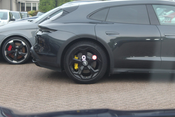 Porsche Taycan 4S Performance 84 kWh / SoH 91.3% / Panoramadak / 360Camera / Head-up / Achterasbesturing / Matrix LED / 21'' / Luchtvering / Bose / Stoelmassage / Sportchrono / Leder / Stuurverwarming / DAB / ACC Porsche Taycan 4S Performance 84 kWh / SoH 91.3% / Panoramadak / 360Camera / Head-up / Achterasbesturing / Matrix LED / 21'' / Luchtvering / Bose / Stoelmassage / Sportchrono / Leder / Stuurverwarming / DAB / ACC