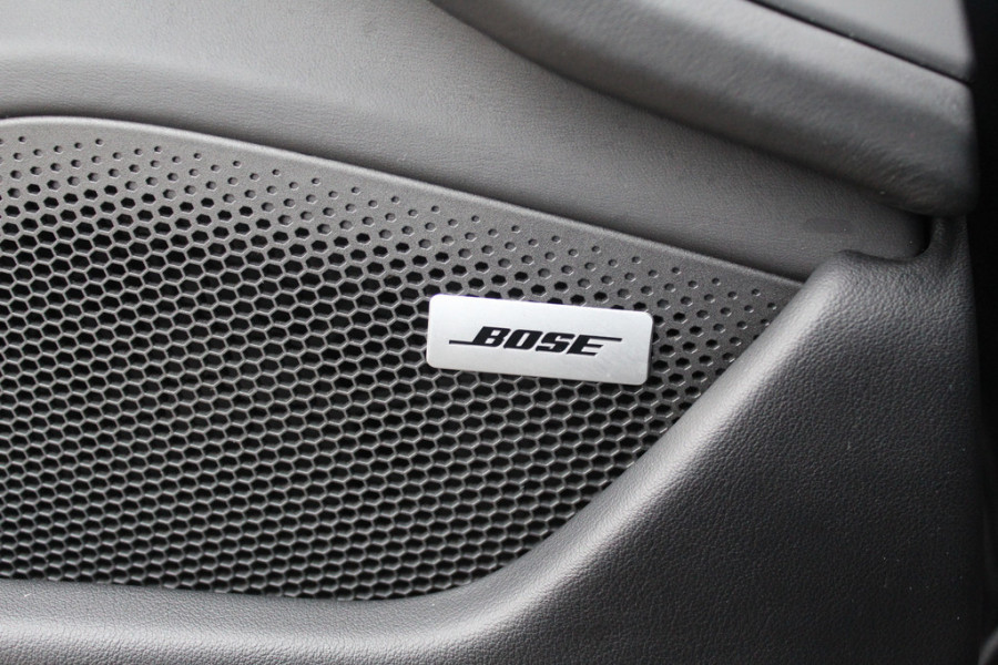 Porsche Taycan 4S Performance 84 kWh / SoH 91.3% / Panoramadak / 360Camera / Head-up / Achterasbesturing / Matrix LED / 21'' / Luchtvering / Bose / Stoelmassage / Sportchrono / Leder / Stuurverwarming / DAB / ACC Porsche Taycan 4S Performance 84 kWh / SoH 91.3% / Panoramadak / 360Camera / Head-up / Achterasbesturing / Matrix LED / 21'' / Luchtvering / Bose / Stoelmassage / Sportchrono / Leder / Stuurverwarming / DAB / ACC