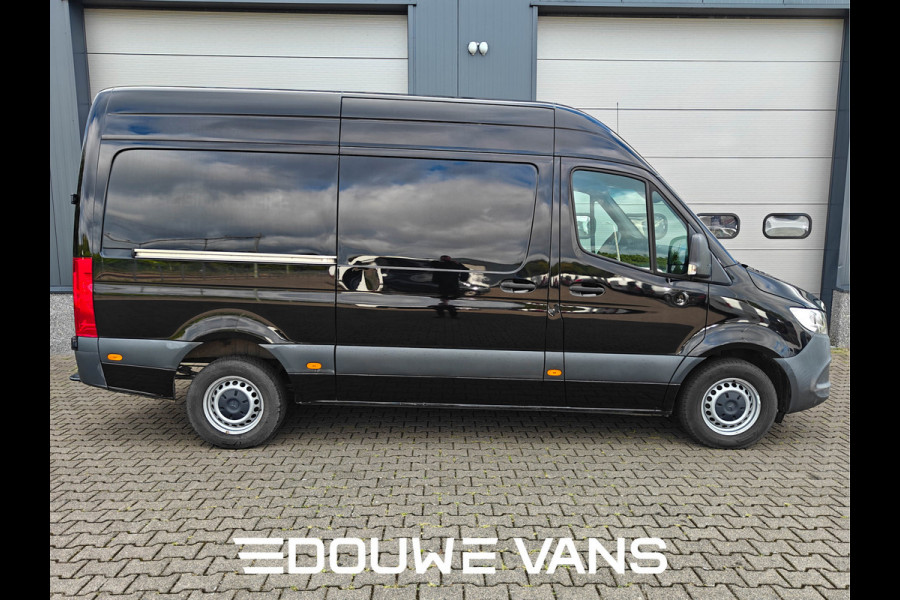 Mercedes-Benz Sprinter 316 L2H2 Zwart MBUX Trekhaak 3500kg 163pk Airco BPM Vrij