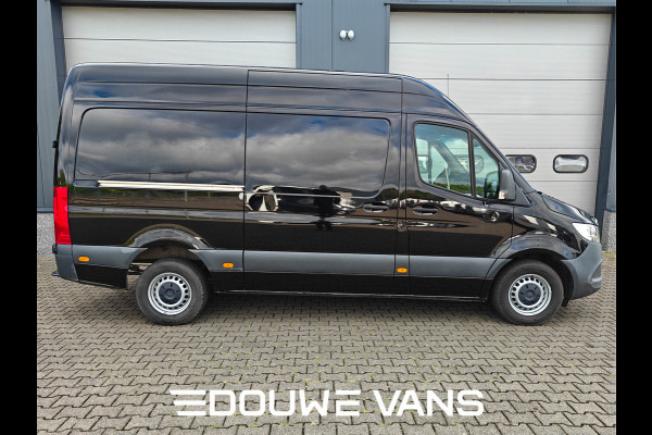 Mercedes-Benz Sprinter 316 L2H2 Zwart MBUX Trekhaak 3500kg 163pk Airco BPM Vrij