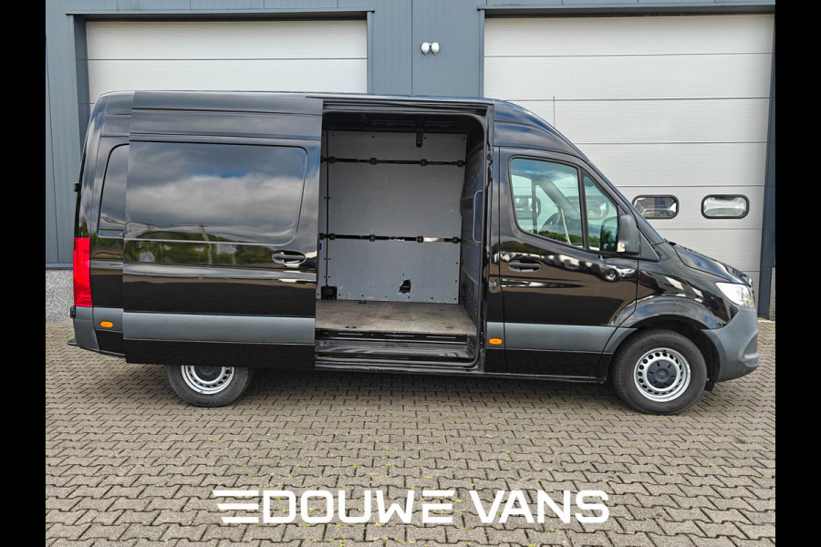 Mercedes-Benz Sprinter 316 L2H2 Zwart MBUX Trekhaak 3500kg 163pk Airco BPM Vrij
