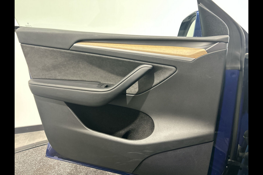 Tesla Model Y Long Range AWD 75 kWh | 20" Zwarte Turbine Velgen | Panoramadak | Incl BTW | Soh (batterijcheck) 90,6 % score!
