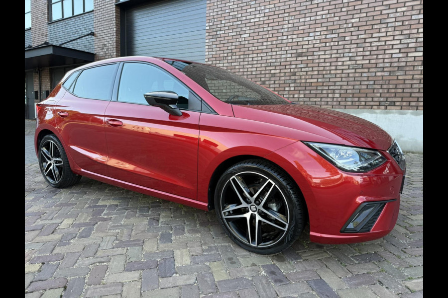 Seat Ibiza 1.0 TSI FR Business Intense / NAVI + Camera / 95 PK / Virtual cockpit / Premium Audio - Digitaal instrumentenpaneel Seat Ibiza 1.0 TSI FR Business Intense / NAVI + Camera / 95 PK / Virtual cockpit / Premium Audio - Digitaal instrumentenpaneel