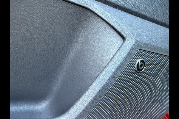 Seat Ibiza 1.0 TSI FR Business Intense / NAVI + Camera / 95 PK / Virtual cockpit / Premium Audio - Digitaal instrumentenpaneel Seat Ibiza 1.0 TSI FR Business Intense / NAVI + Camera / 95 PK / Virtual cockpit / Premium Audio - Digitaal instrumentenpaneel