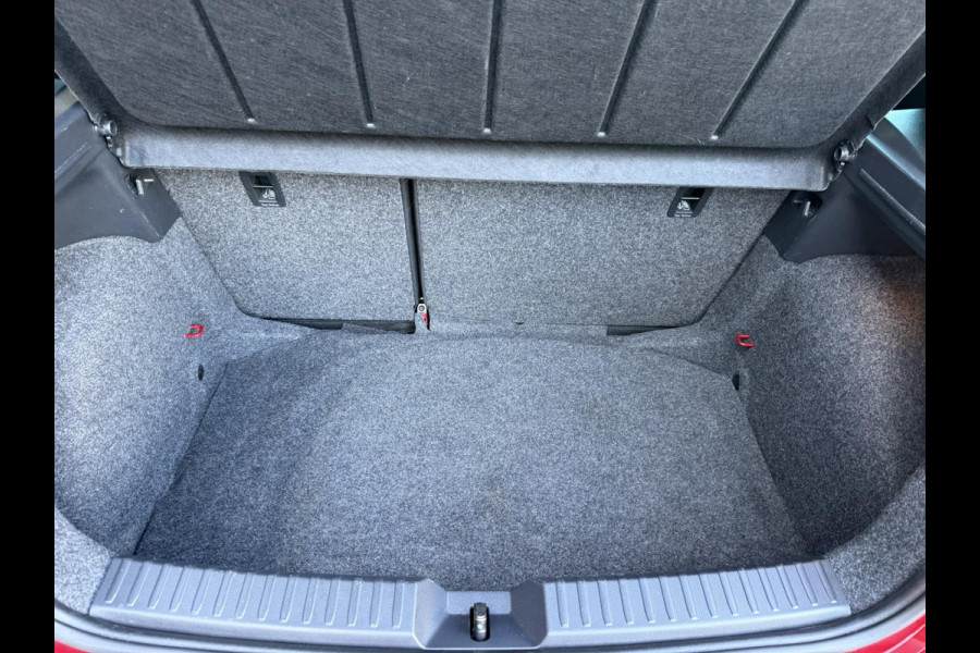 Seat Ibiza 1.0 TSI FR Business Intense / NAVI + Camera / 95 PK / Virtual cockpit / Premium Audio - Digitaal instrumentenpaneel Seat Ibiza 1.0 TSI FR Business Intense / NAVI + Camera / 95 PK / Virtual cockpit / Premium Audio - Digitaal instrumentenpaneel