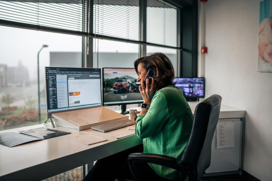 Seat Ibiza 1.0 TSI FR Business Intense / NAVI + Camera / 95 PK / Virtual cockpit / Premium Audio - Digitaal instrumentenpaneel Seat Ibiza 1.0 TSI FR Business Intense / NAVI + Camera / 95 PK / Virtual cockpit / Premium Audio - Digitaal instrumentenpaneel