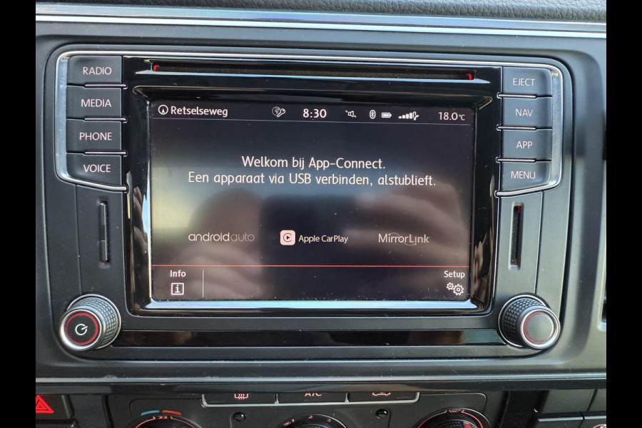 Volkswagen Transporter 2.0 TDI DC L2H1 / 204 PK / MARGE / ADD-Cruise / NAVI + Camera / Trekhaak / 2x Elek-Schuifdeuren / Leder + V Volkswagen Transporter 2.0 TDI DC L2H1 / 204 PK / MARGE / ADD-Cruise / NAVI + Camera / Trekhaak / 2x Elek-Schuifdeuren / Leder + V