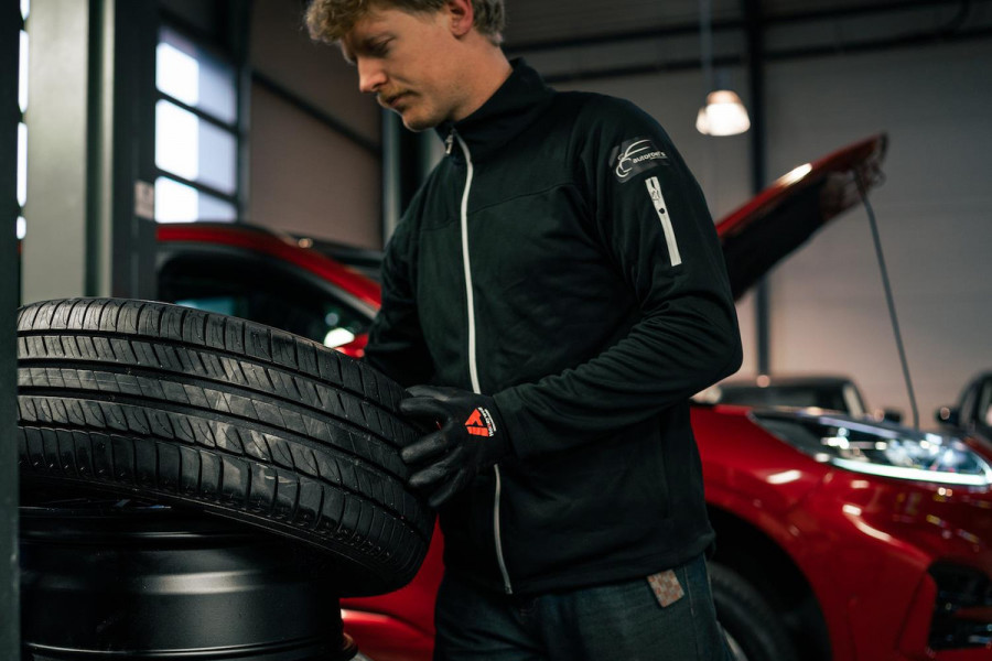 Volkswagen Transporter 2.0 TDI DC L2H1 / 204 PK / MARGE / ADD-Cruise / NAVI + Camera / Trekhaak / 2x Elek-Schuifdeuren / Leder + V Volkswagen Transporter 2.0 TDI DC L2H1 / 204 PK / MARGE / ADD-Cruise / NAVI + Camera / Trekhaak / 2x Elek-Schuifdeuren / Leder + V