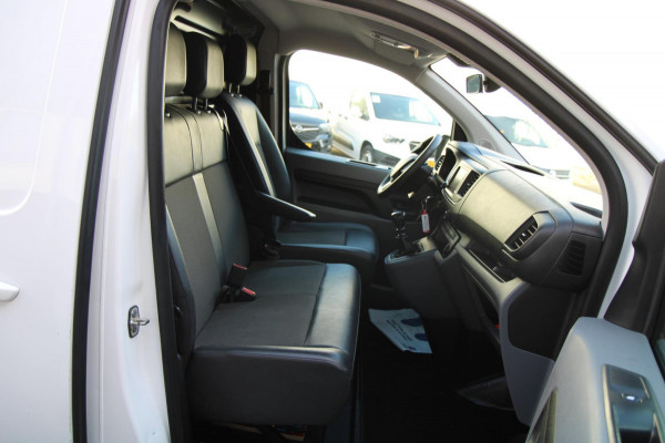 Peugeot Expert 1.5 BlueHDI 102PK L3H1 Premium / Camera / Trekhaak / App connect Peugeot Expert 1.5 BlueHDI 102PK L3H1 Premium / Camera / Trekhaak / App connect