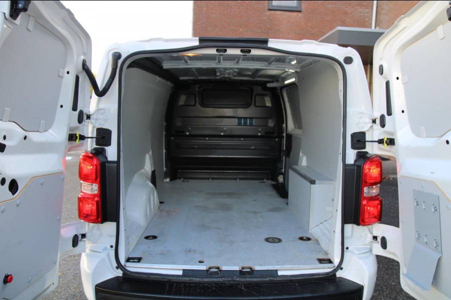 Peugeot Expert 1.5 BlueHDI 102PK L3H1 Premium / Camera / Trekhaak / App connect Peugeot Expert 1.5 BlueHDI 102PK L3H1 Premium / Camera / Trekhaak / App connect