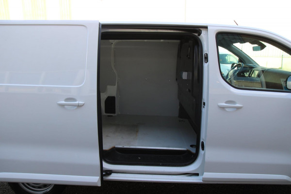 Peugeot Expert 1.5 BlueHDI 102PK L3H1 Premium / Camera / Trekhaak / App connect Peugeot Expert 1.5 BlueHDI 102PK L3H1 Premium / Camera / Trekhaak / App connect